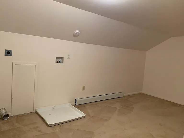 Laundry/storage on 3rd floor