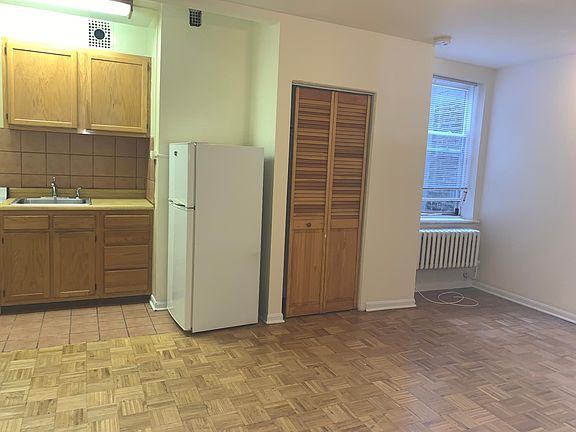 4th image of 432 W Belmont Ave APT 407