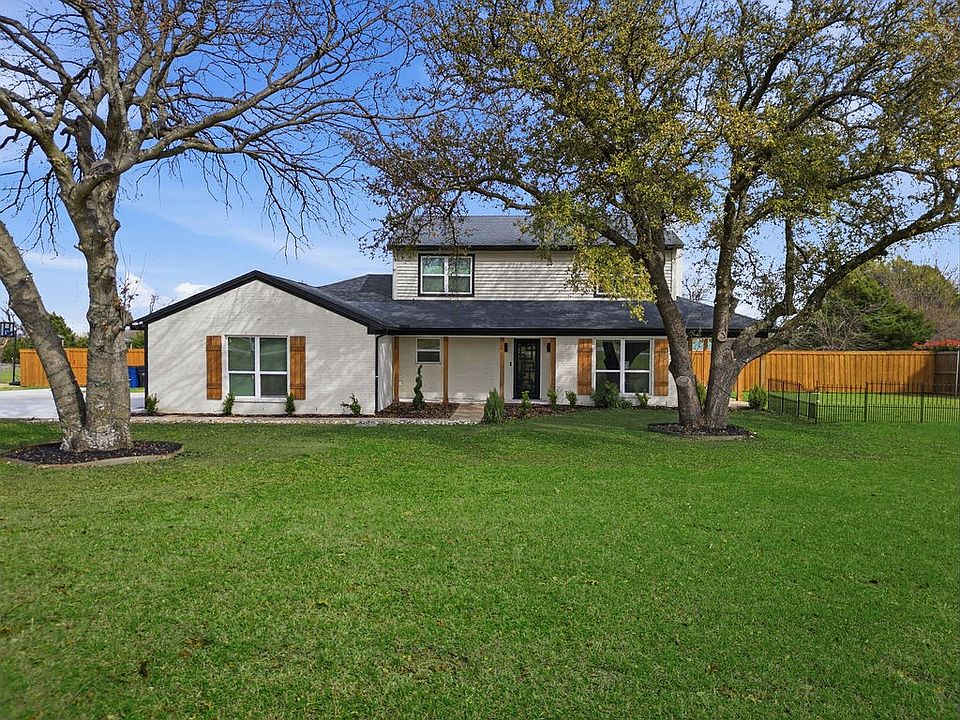 1st image of 16390 Redbud Dr