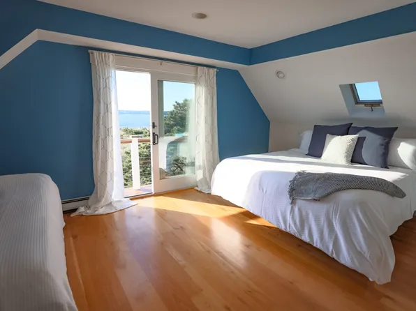 1304 Anthony Rd, Portsmouth, RI 02871