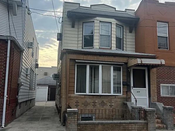 68-45 78th St, Middle Village, NY 11379