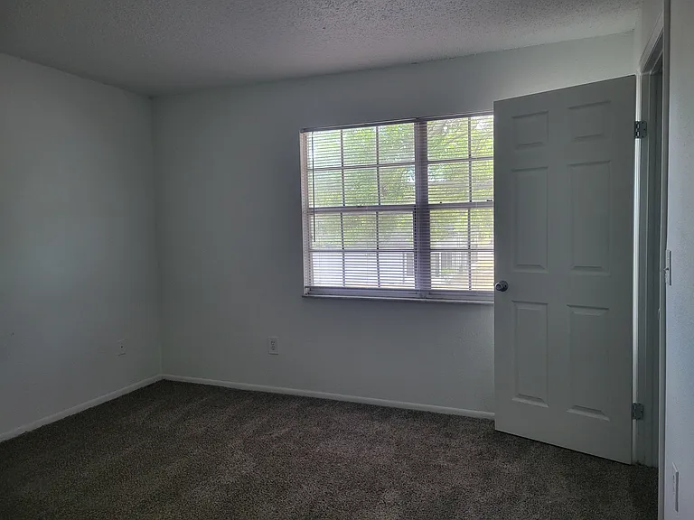 Oak Ridge Apartments — Photo 28