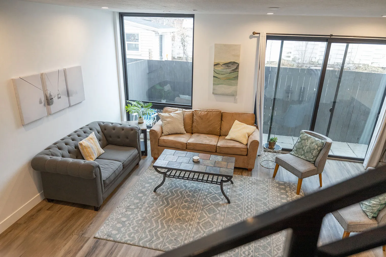 3 bed, 2.0 bath, 1819 sqft, $5,248 — Photo 2
