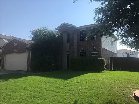 3rd image of 2403 Basswood Dr