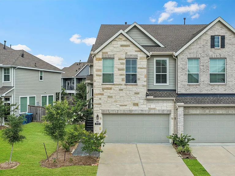 21130 Medina River Dr — Photo 2