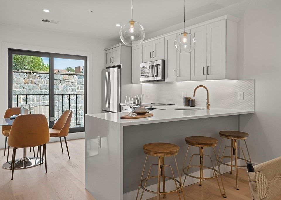 52 Withington St 3B, Dorchester Center, MA 02124 Zillow