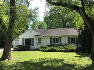 223 Red Oak Rd, Northbrook, IL 60062