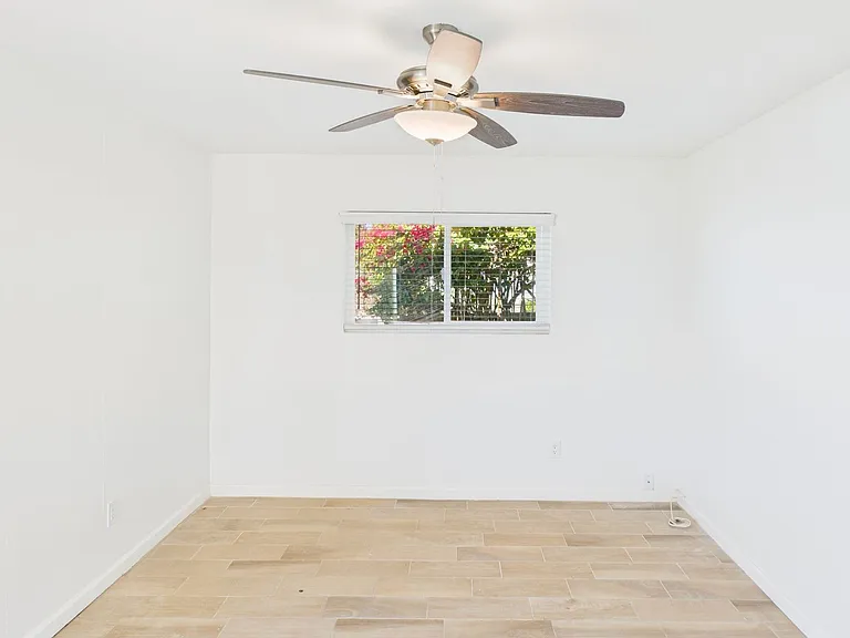 330 W I St — Photo 89