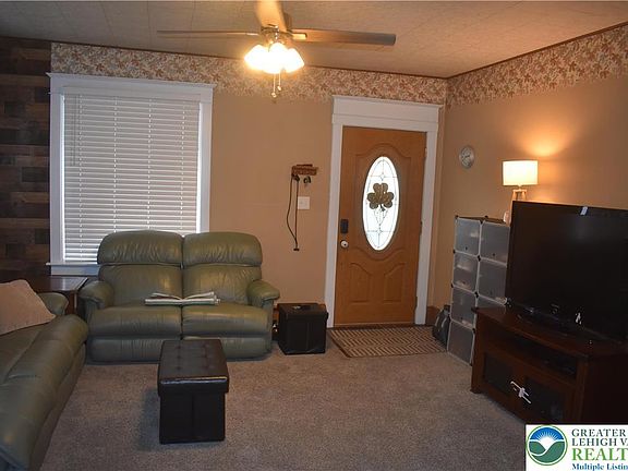 4th image of 136 Sanders Rd