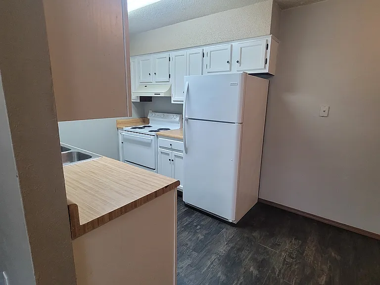 108 Love St #E6 — Photo 9