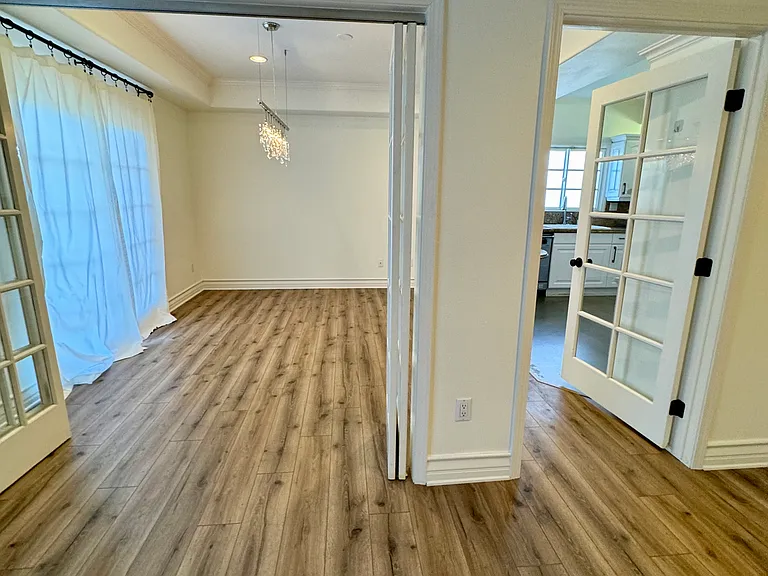 1253 Granville Ave #5 — Photo 3