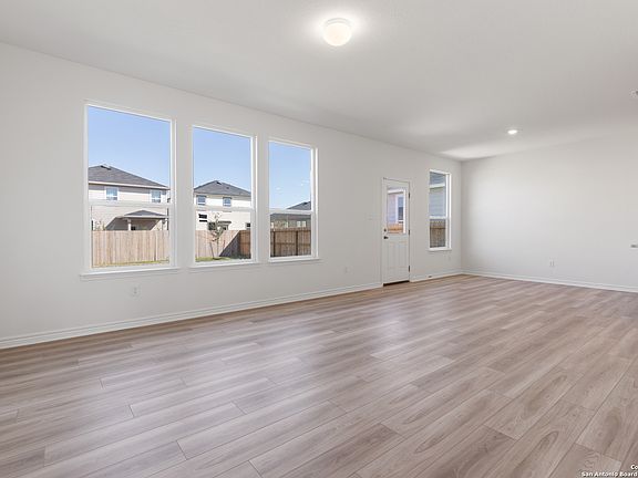 2nd image of 4739 Plaza Center