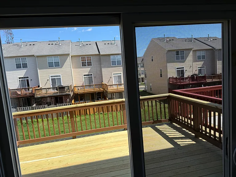 John Diskin Cir — Photo 19