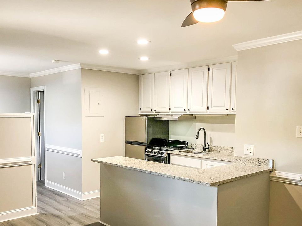 1st image of 806 N Berkeley Blvd #4