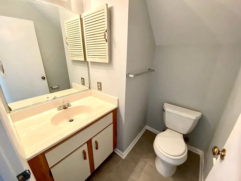 1116 N Green Dr — Photo 10