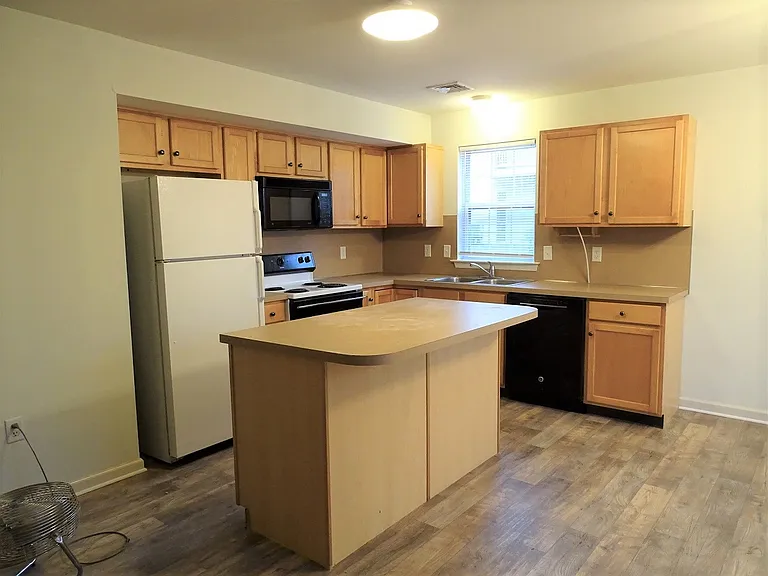 1228 Hammon Ave — Photo 6