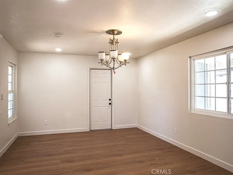 10740 Coloma St — Photo 7