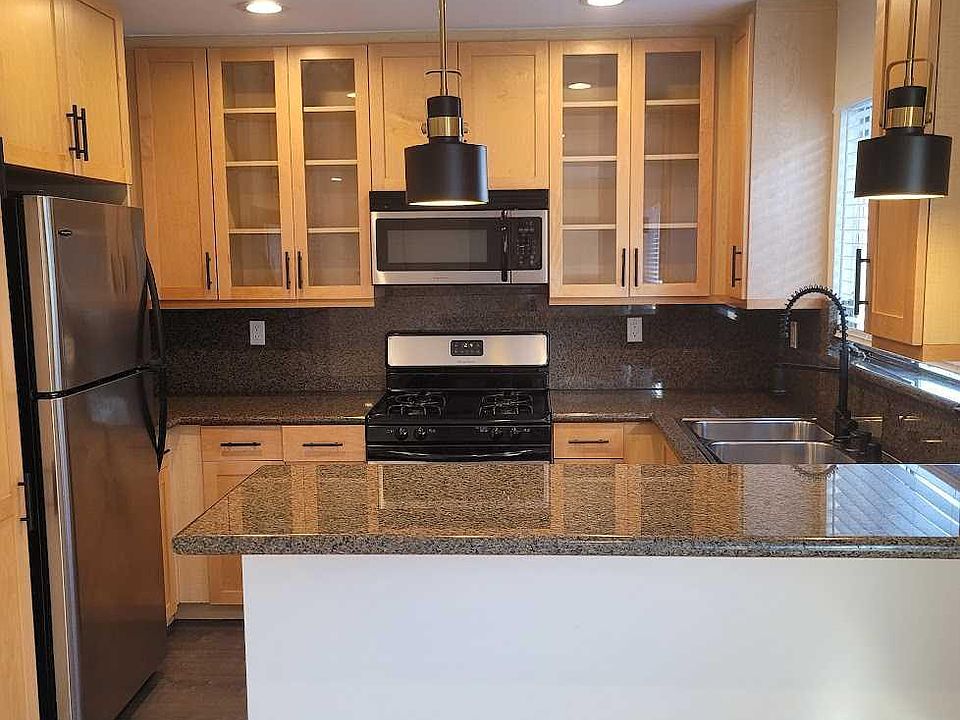 1st image of 435 S Palm Dr APT 6
