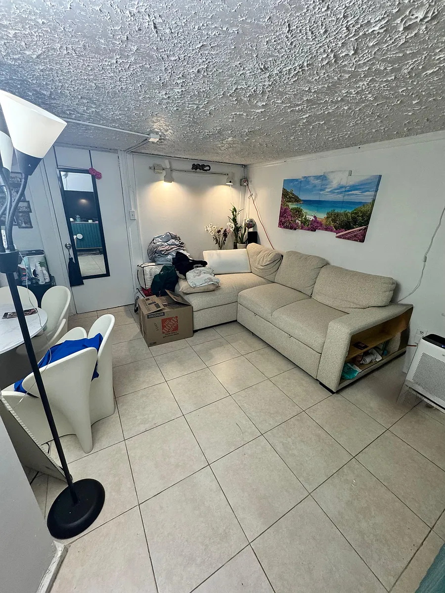 Building Photo - 8433 101st St #BASEMENT
