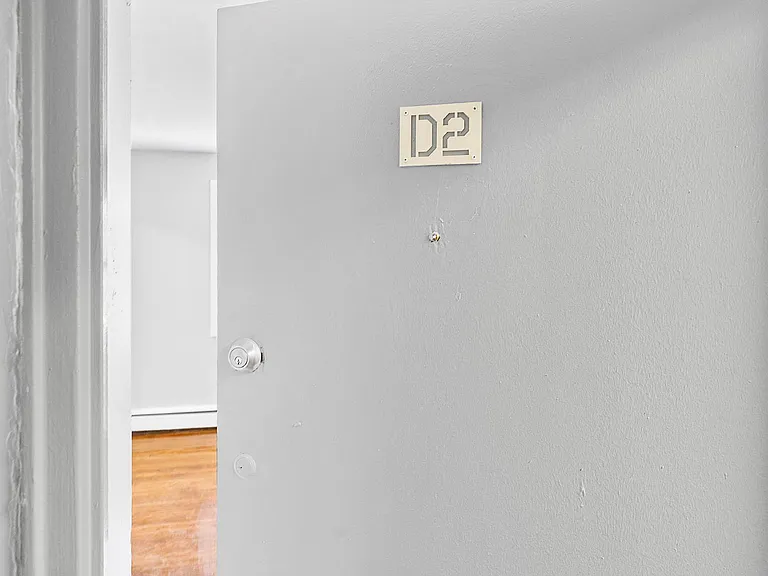 Girard Court Apartments — Photo 16