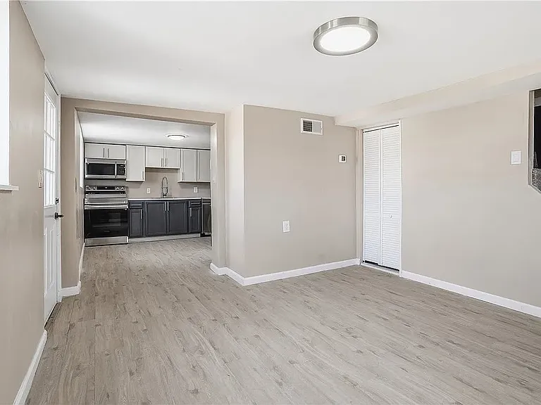 125 Liberty St — Photo 10