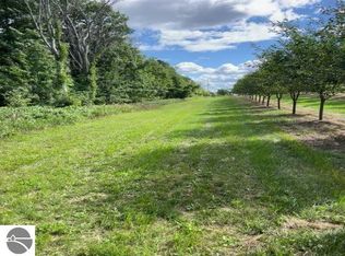 N Evergreen Valley Dr, Suttons Bay, MI 49682