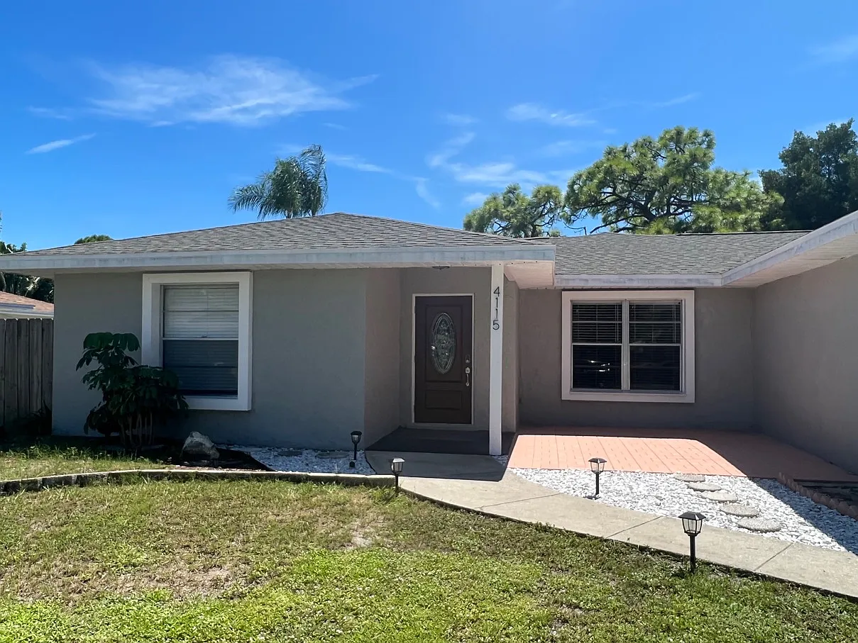 3 bed, 2.0 bath, 1671 sqft, $2,400 — Photo 2