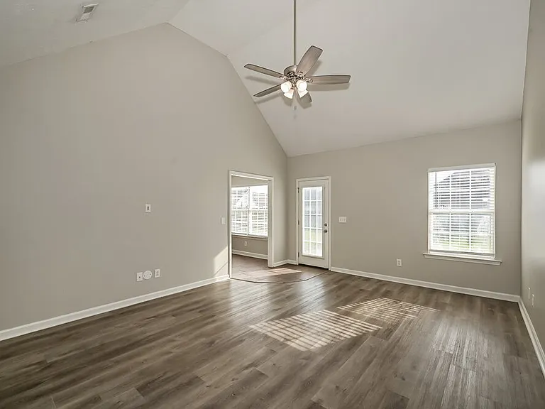 2625 Weatherford St — Photo 4