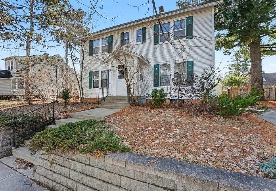 321 Roosevelt Ave