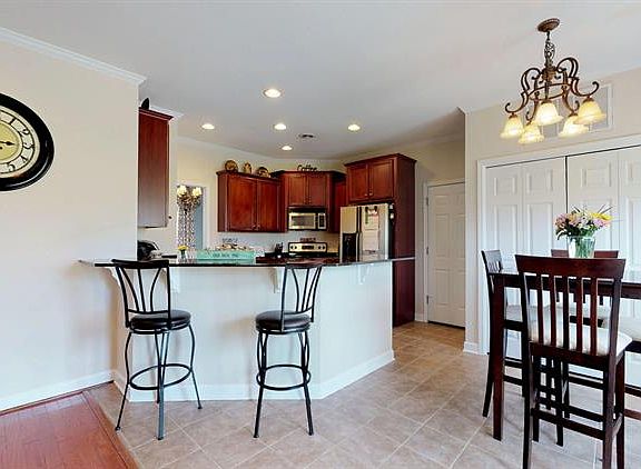 4th image of 3328 Cliffbranch Ln