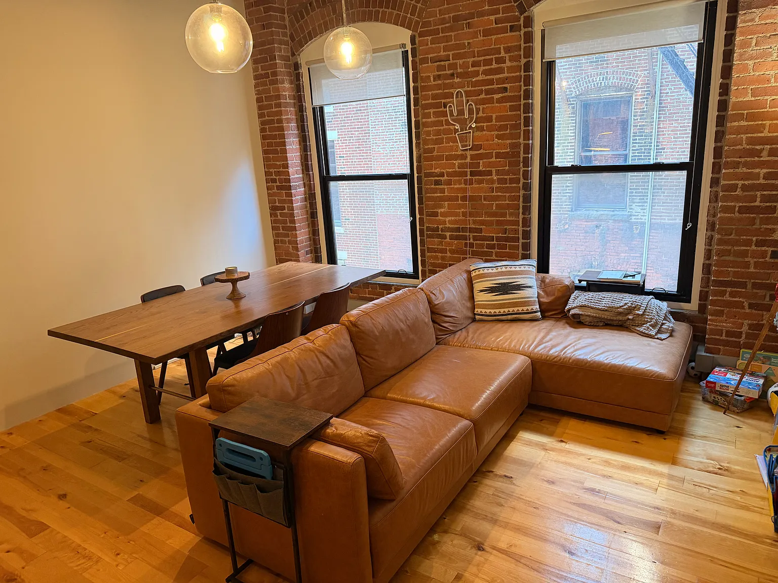 2 bed, 1055 sqft, $4,500 — Photo 1