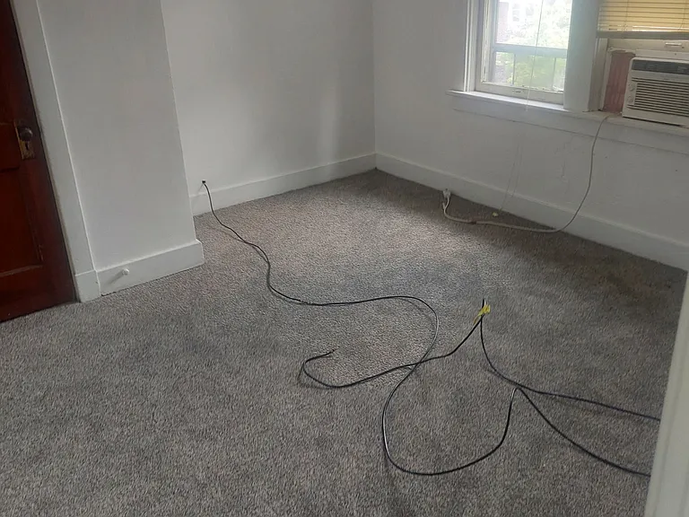 2128 Columbia Ave — Photo 10