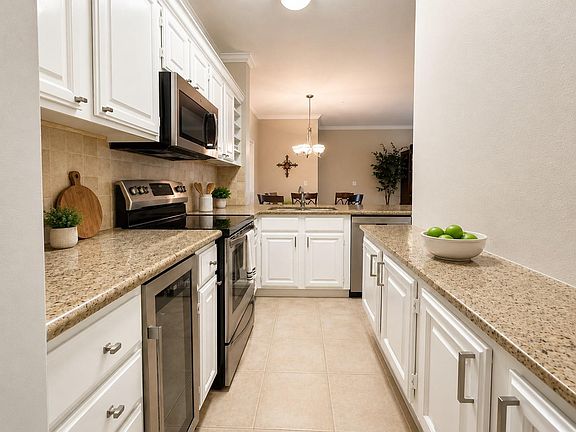 4th image of 2100 Welch St APT C202