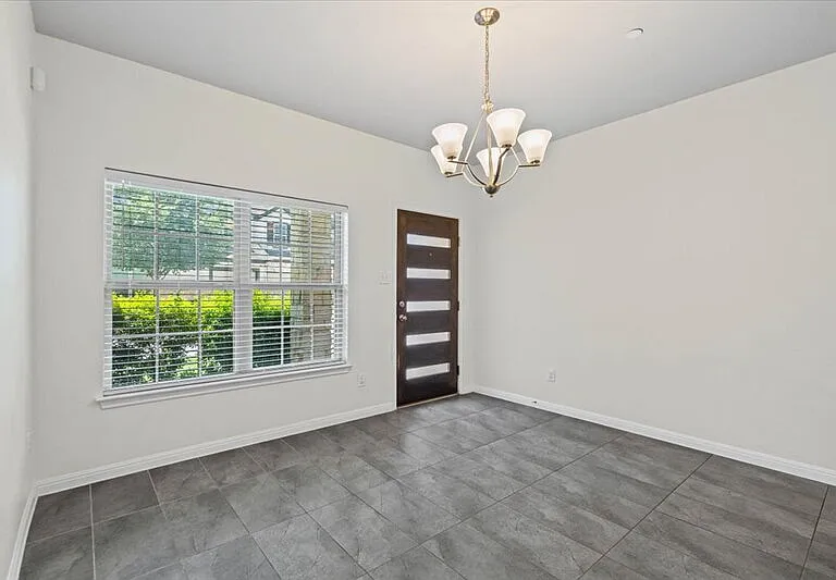 1502 Airedale Rd — Photo 4