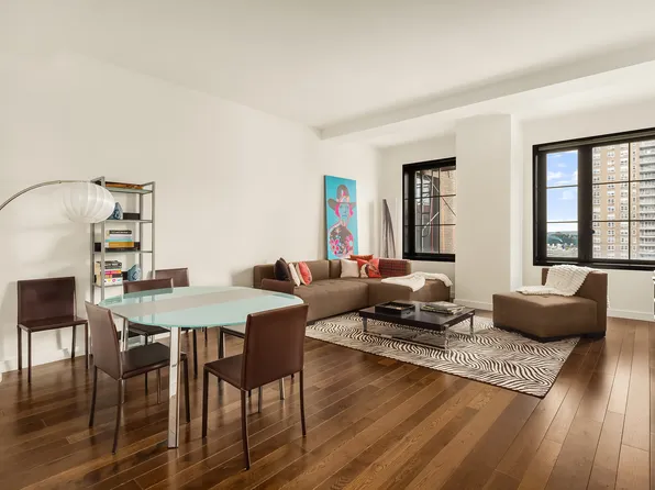 425 West 50th Street image 1 of 12