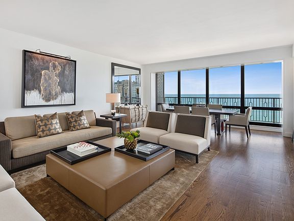 4th image of 1040 N Lake Shore Dr APT 18B