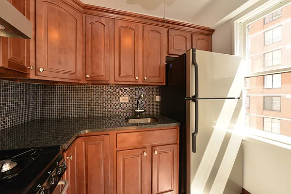 Sold by Nest Seekers International | media 11