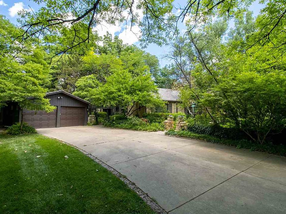 2 E Lynwood Blvd, Wichita, KS 67207 Zillow