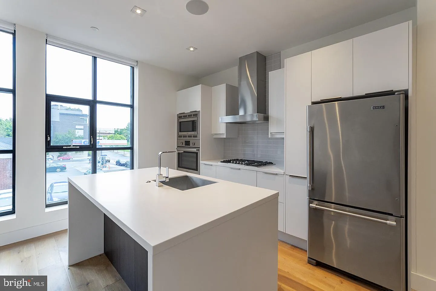 2 bed, 2.0 bath, $3,720 — Photo 3