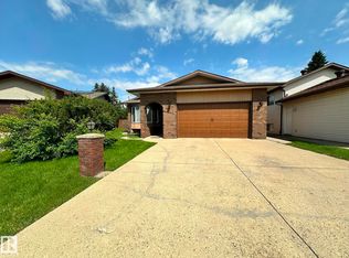 18634 99a Ave NW, Edmonton, AB T5T3P5