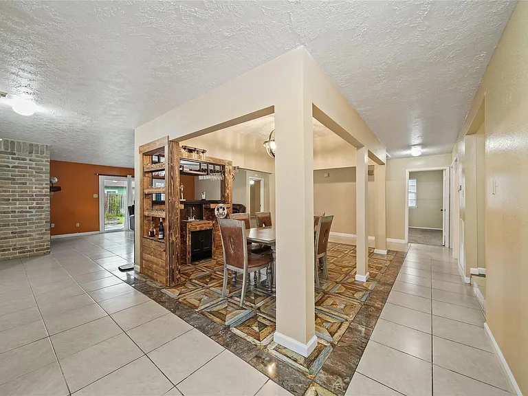 10431 Odessa Dr — Photo 10