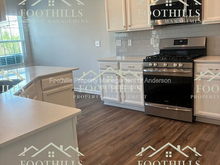 219 Grassy Creek Way — Photo 4