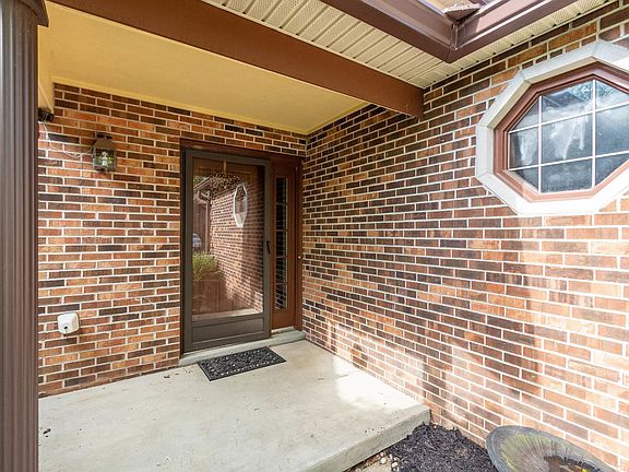 3rd image of 2724 S McCartney Ln