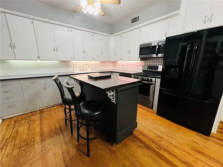 629 W Henrietta Ave — Photo 16