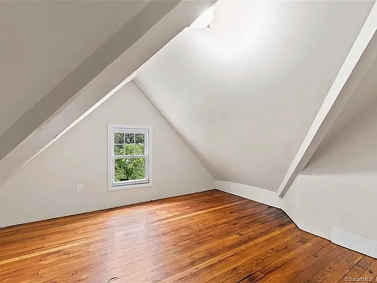 40 Wintergreen Ave — Photo 29