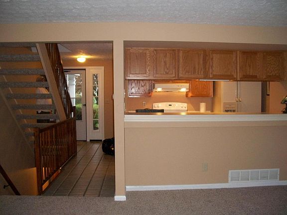3rd image of 7593 Bay Hill Dr