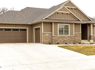 4293 Stone Crest Ln NE, Rochester, MN 55906