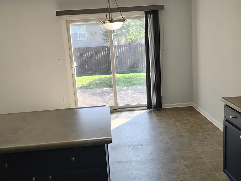 506 Tristin Trl — Photo 6