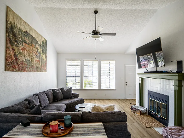 12905 Tilghman Trl — Photo 2