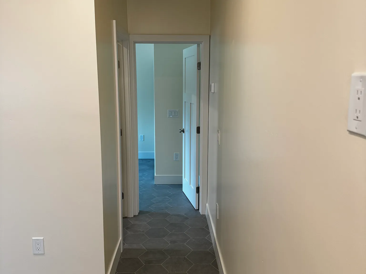 1 bed, 350 sqft, $2,250 — Photo 3